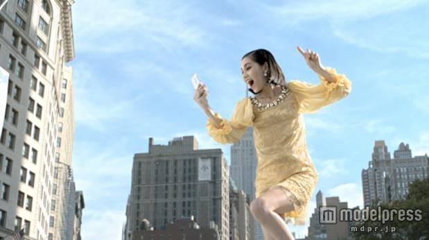 水原希子が出演するCM「快速カメラ編」