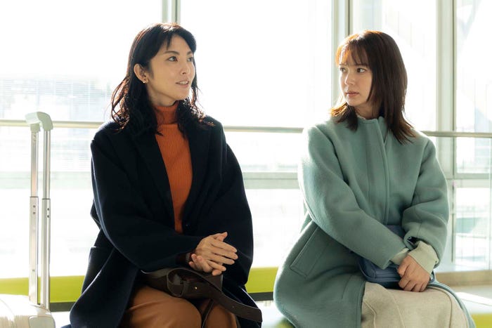 田中麗奈、多部未華子「いちばんすきな花」第9話より(C)フジテレビ