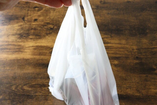 ひも付きコンパクト手さげポリ袋 使用例 ひも付きコンパクト手さげポリ袋 使用例