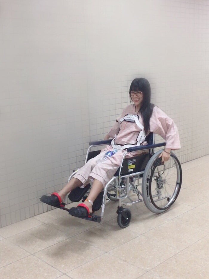 緊急手術の仮面女子 猪狩ともか 車椅子生活に 今後の活動は モデルプレス 緊急手術の仮面女子 猪狩ともか 車椅子生活に 今後の活動は モデルプレス