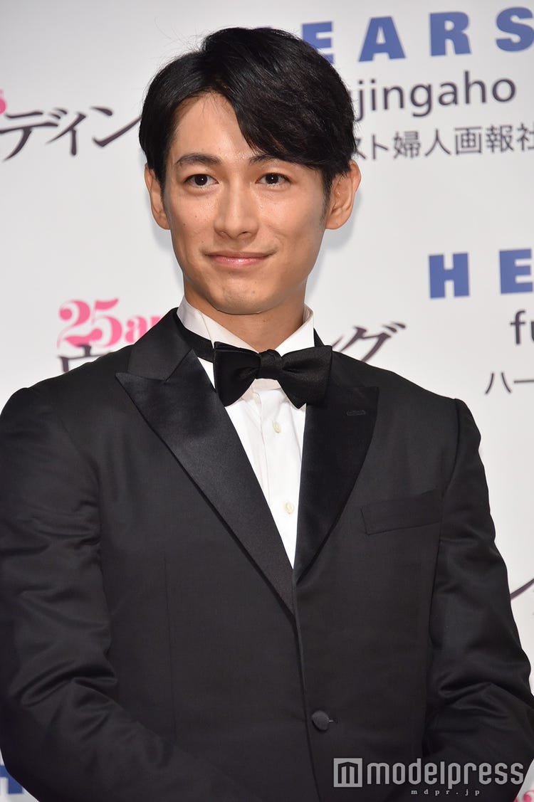 画像1 2 ディーン フジオカ ユーリ On Ice Op曲弾き語りでトレンド入りの話題に とにかくかっこいい 動悸がやばい 興奮止まぬ視聴者続出 モデルプレス