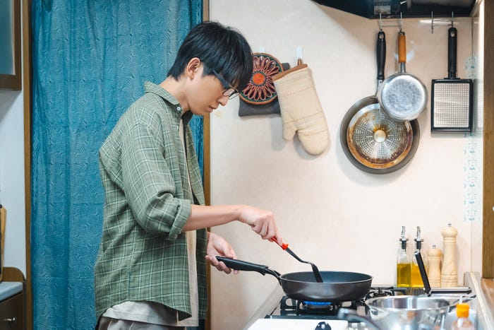 小山慶一郎(C)柳原望/KADOKAWA(C)中京テレビ