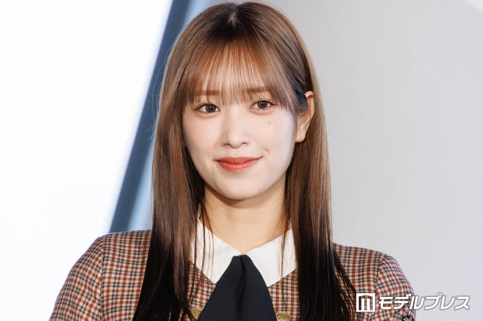 元日向坂46佐々木久美、小顔際立つノースリドレス姿披露「お嬢様すぎる」「スタイルレベチ」の声