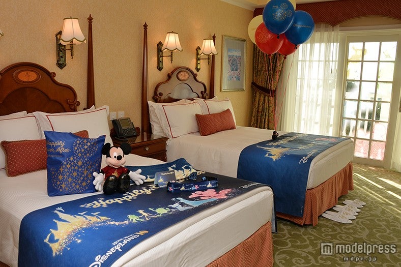 「10周年記念ギフト付ハッピリー・エバー・アフター・ルーム・デコレーション」