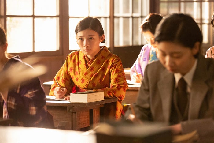 伊藤沙莉、土居志央梨「虎に翼」第7話より(C)NHK