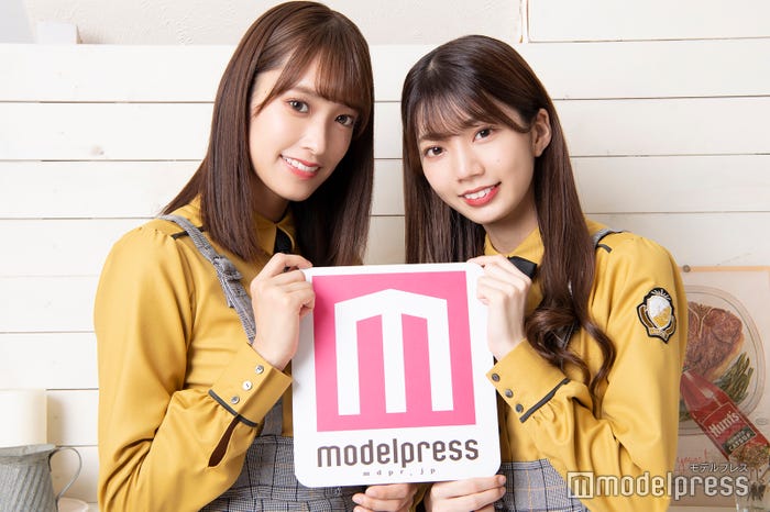 佐々木久美、高本彩花 (C)モデルプレス