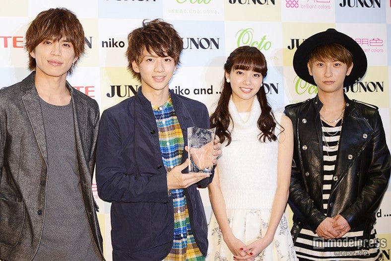 （左から）山本裕典、飯島寛騎さん、新川優愛、與真司郎（AAA)