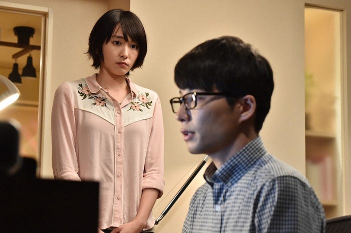 新垣結衣、星野源「逃げるは恥だが役に立つ」第4話・場面カット(C)TBS