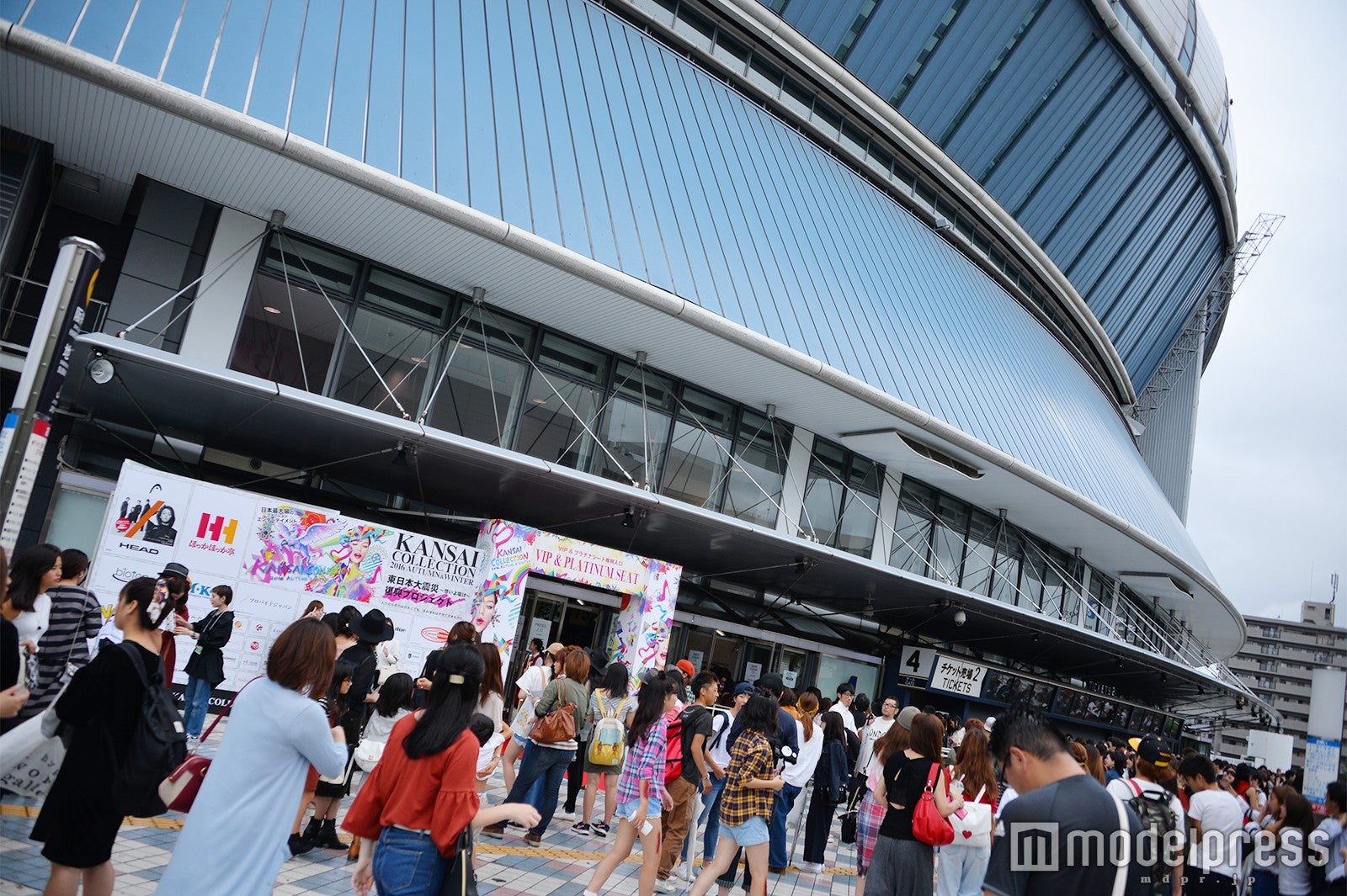 「KANSAI COLLECTION 2016 AUTUMN＆WINTER」会場外観（C）モデルプレス