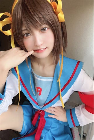 猫田あしゅ、5年前と現在を比較した涼宮ハルヒのコスプレ姿が話題「再現度高くなってる」