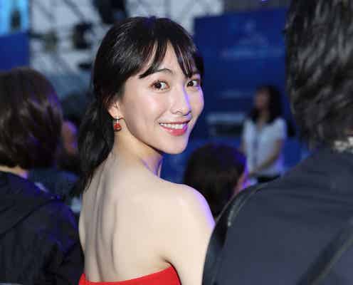 知英、肩出しドレスがSEXY 母国のレッドカーペットで3000人魅了<私の人生なのに>
