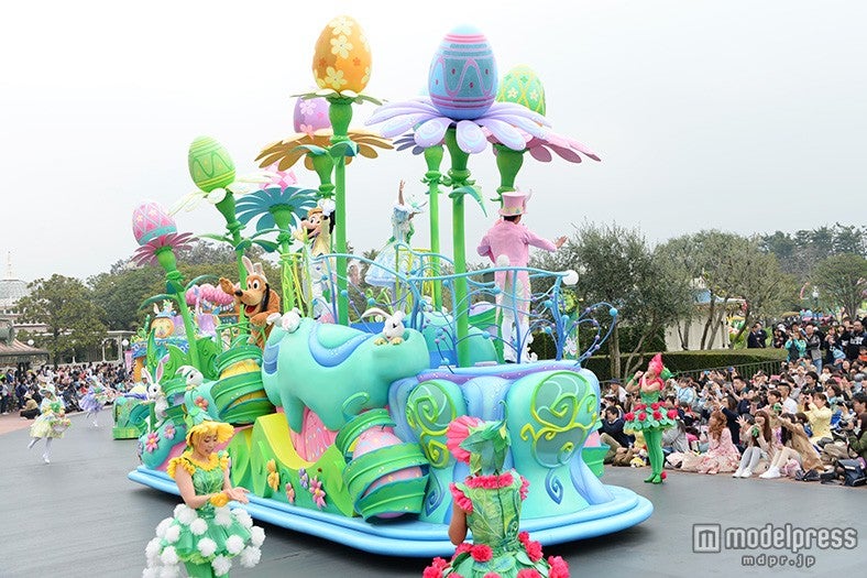 ヘンテコなガーデンのフロート