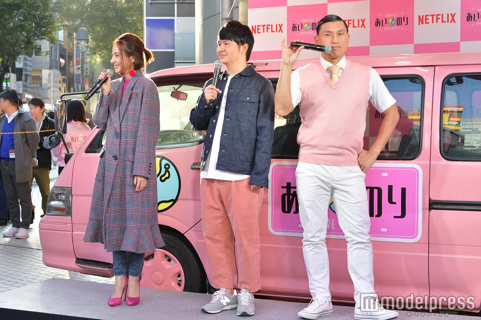 ベッキー、若林正恭、春日俊彰 （C）モデルプレス