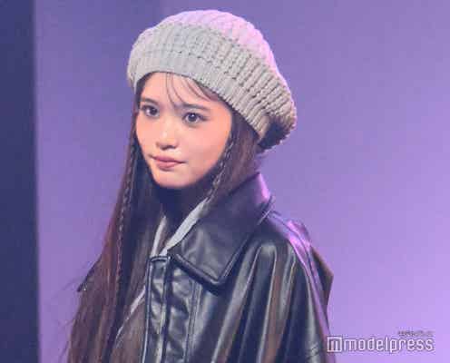 Girls2原田都愛、ほっそり美脚輝く 小物使いで魅せる<TGC teen 2023 Winter>