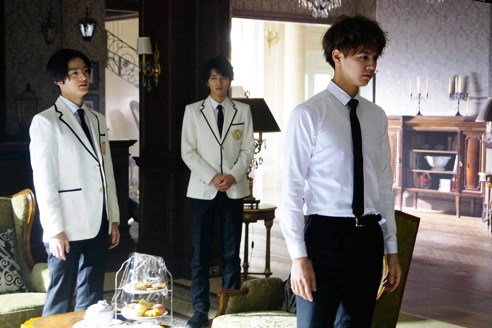 塩野瑛久、飯島寛騎、片寄涼太（C）「PRINCE OF LEGEND」製作委員会（C） HI-AX All Rights Reserved.