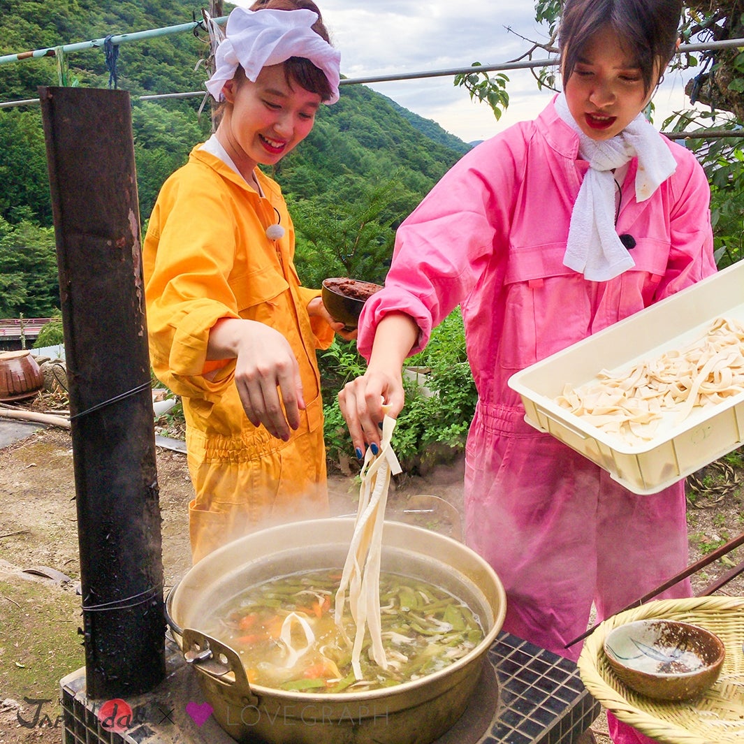 ほうとう作りにチャレンジ（写真提供：MBS）