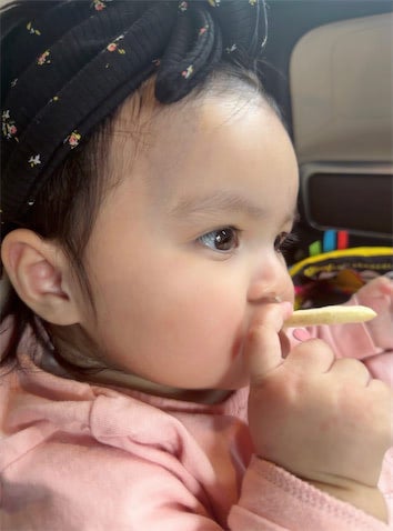 川崎希、次女・グーちゃんの‟ぷにぷにほっぺ”写真公開 「可愛すぎる」と反響