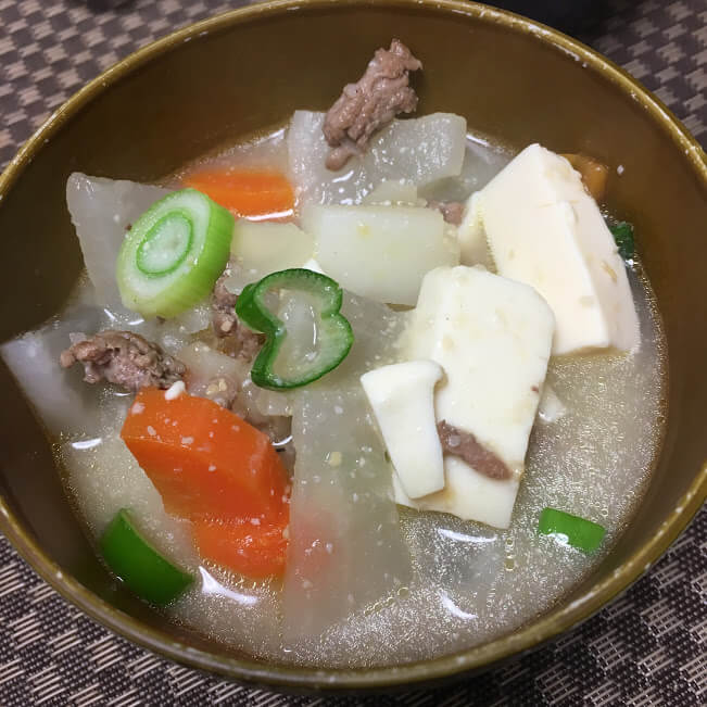 寒い時季には豚汁、お試しください♪