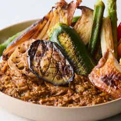 焼き野菜と果実のカレー1,680円/提供画像