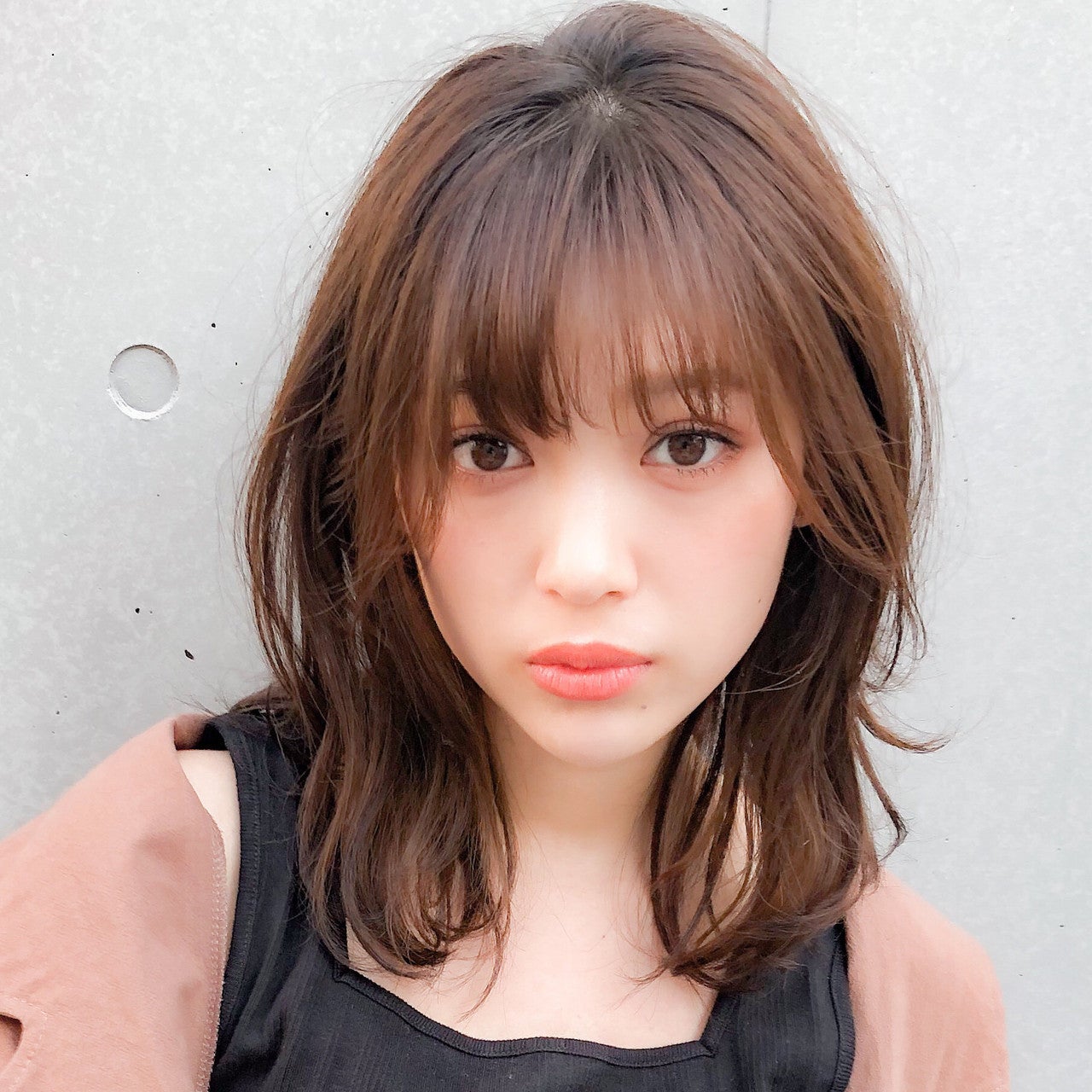 無難なミディアムヘアとは卒業！抜け感を＋した最新ヘアを提案 - モデルプレス