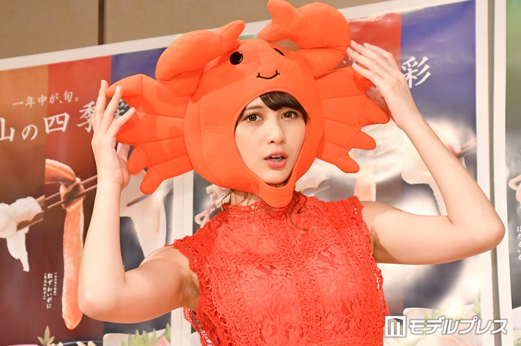 アンジェラ芽衣 バラエティ挑戦に意気込み 潜ります カニ 衣装で登場 モデルプレス アンジェラ芽衣 バラエティ挑戦に意気込み 潜ります カニ 衣装で登場 モデルプレス