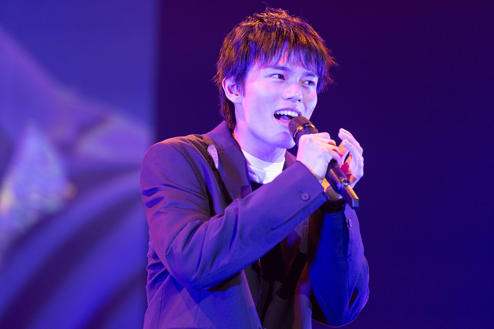 「OH MY LITTLE GIRL／尾崎豊」を披露する日向亘（提供写真）