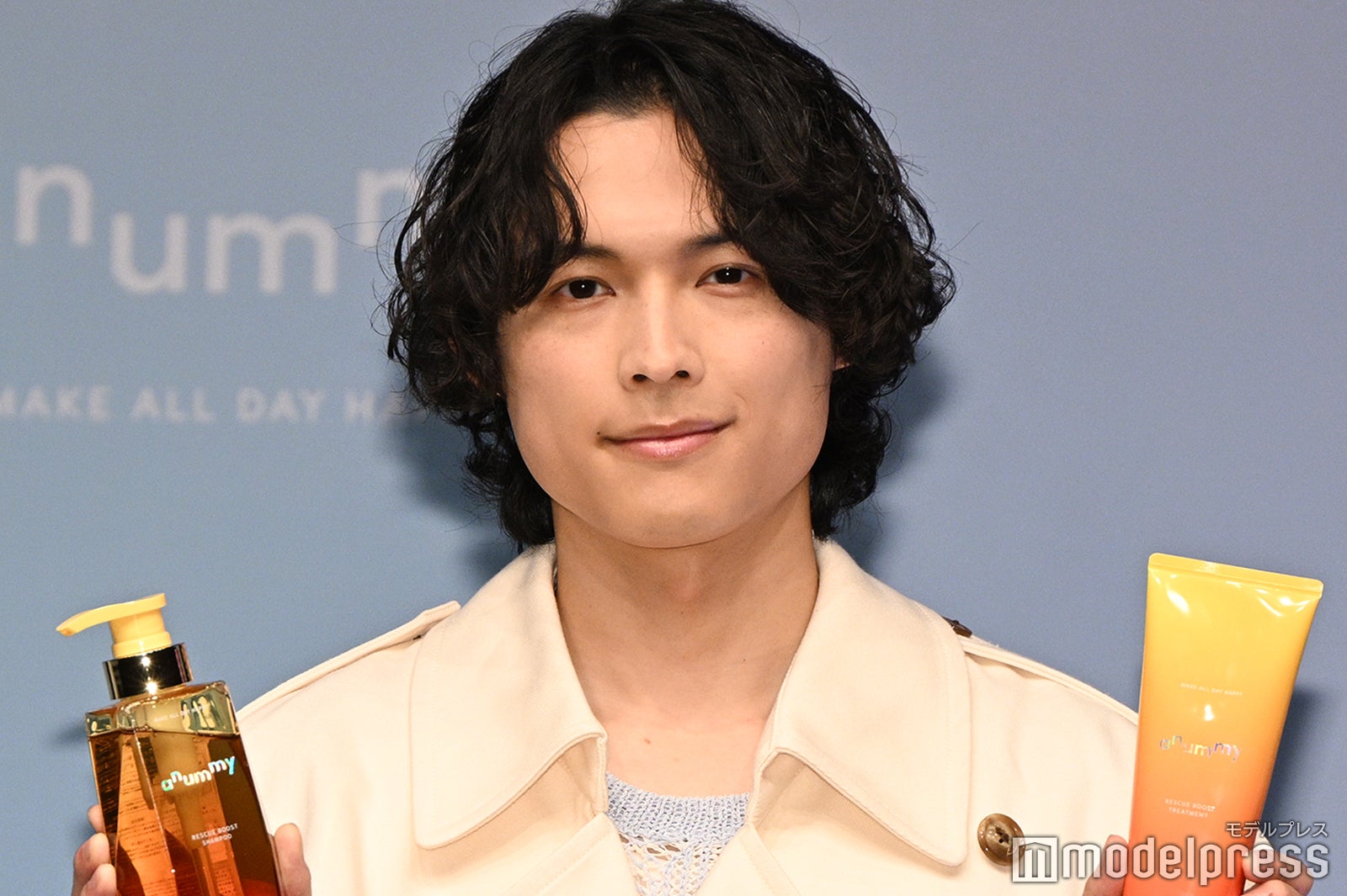 SixTONES松村北斗、ヘアケアのこだわり告白「「役とかで髪を伸ばしたり」パーマトークで謝罪も