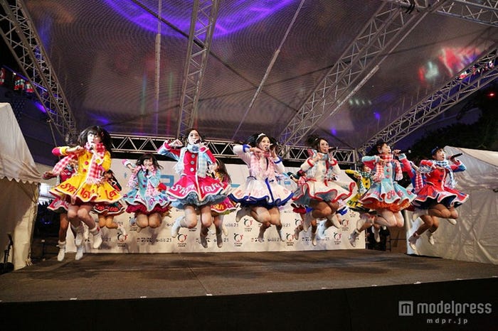 息のあったパフォーマンスを披露/SKE48