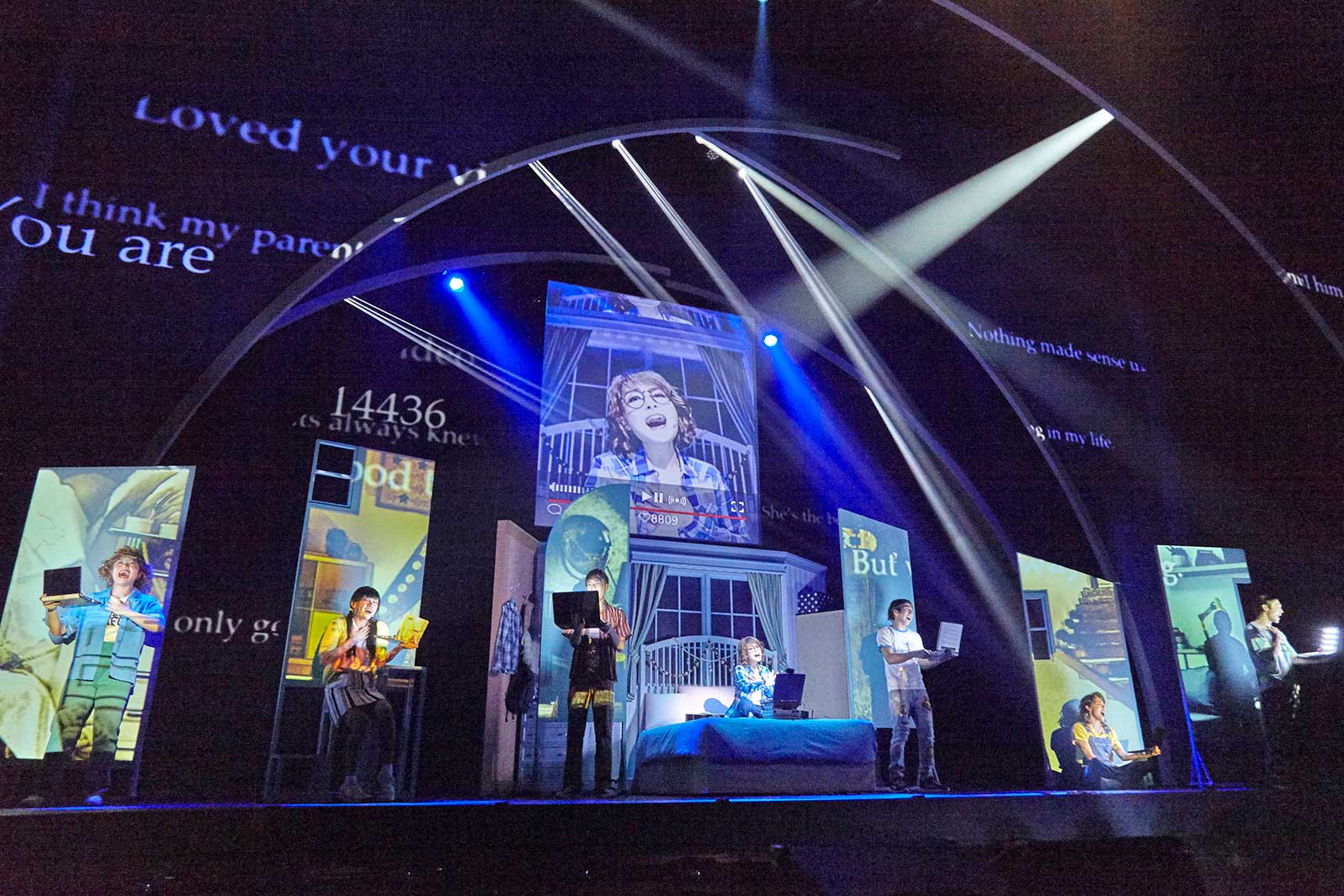 「The PROM」オフィシャル舞台写真／撮影：引地信彦、NAITO