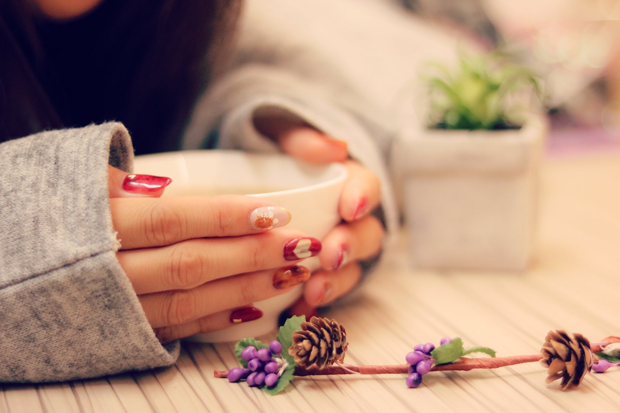 熱いものが出てきたらアピールするチャンス？／Photo by GIRLY DROP