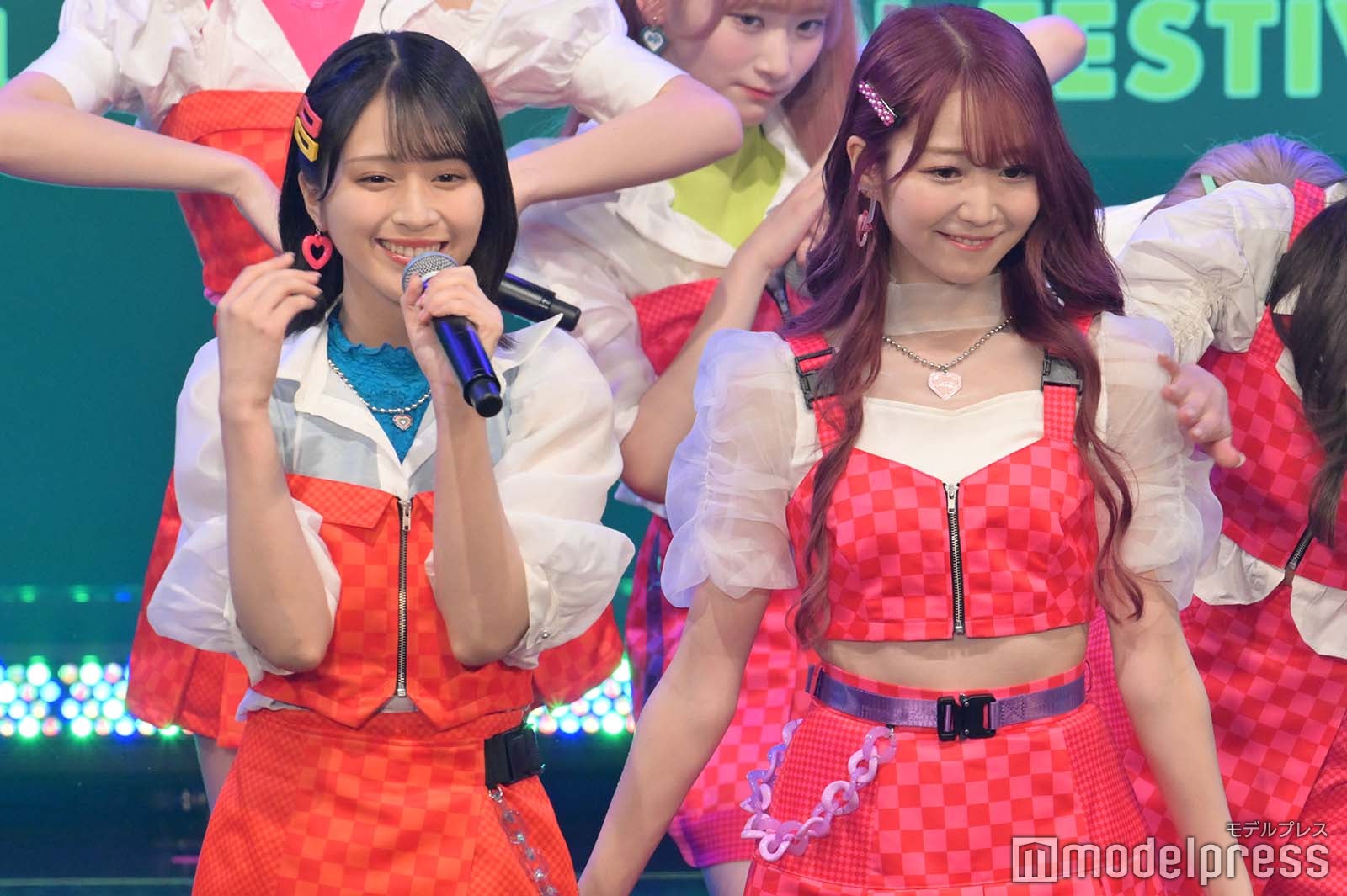 =LOVE （C）モデルプレス