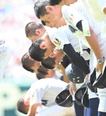 横浜・織田翔希 高卒即メジャーも視野 聖地初被弾で渡辺元監督に弔いV届けられず涙→村田監督が進路言及