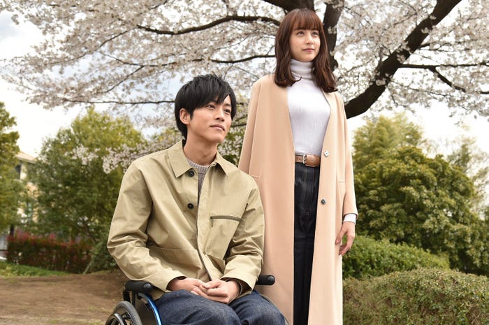 松坂桃李、山本美月(C)カンテレ