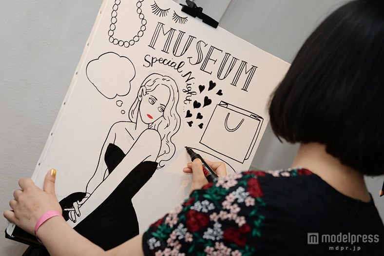 人気イラストレーター・WALNUTがライブペインティングを披露