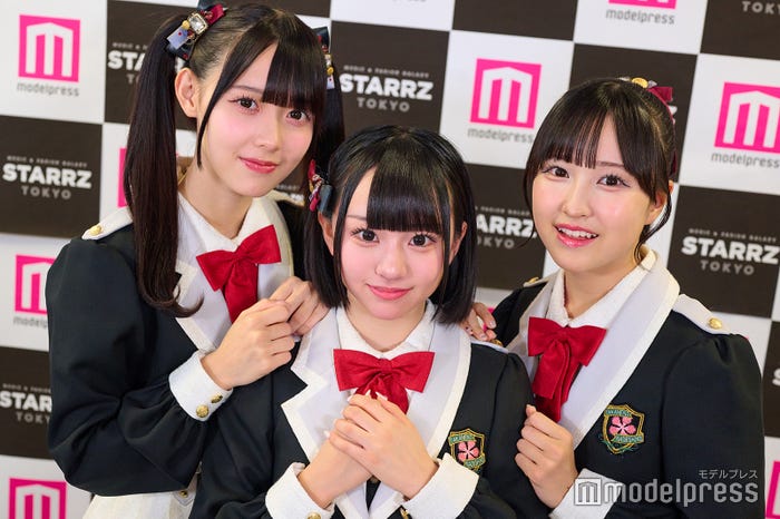 松本ももな、涼海すう、東山恵里沙(C)モデルプレス