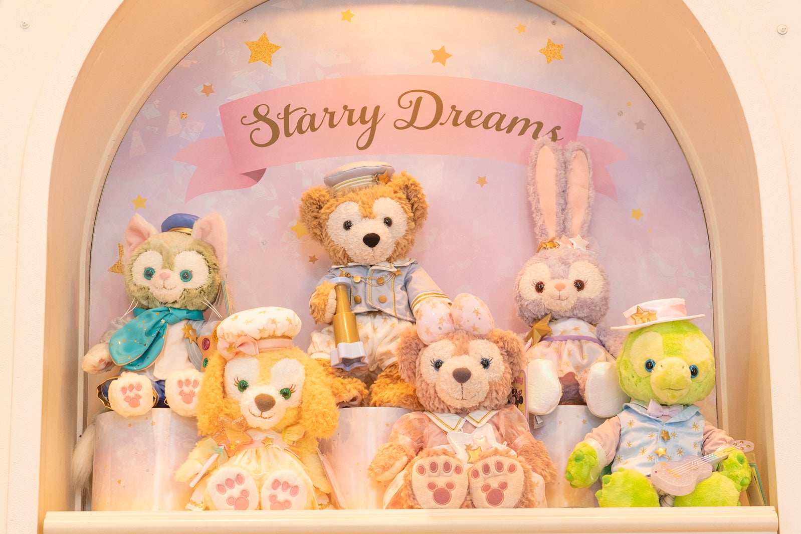 グッズ陳列の様子（C）Disney