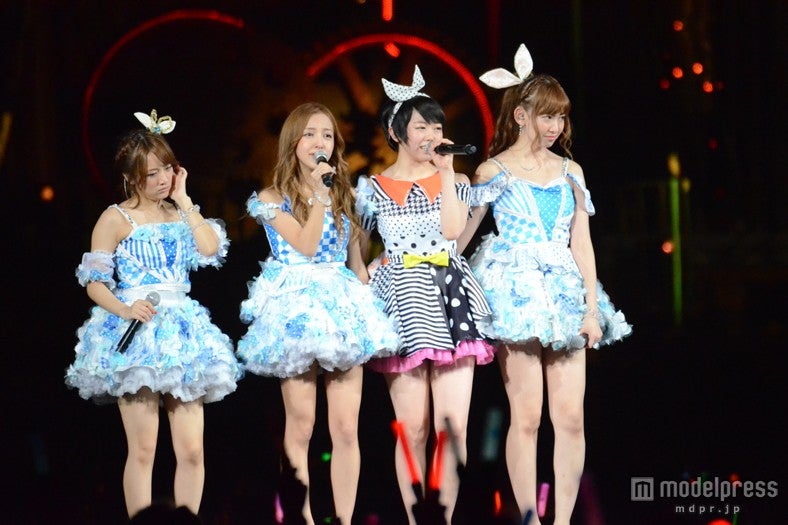 高橋みなみ、板野友美、峯岸みなみ、小嶋陽菜