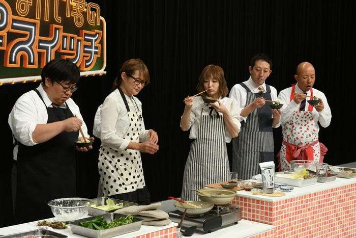 (左から)関太(タイムマシーン3号)、ギャル曽根、神田沙也加、高橋茂雄(サバンナ)、小峠英二(バイきんぐ)/(C)TBS