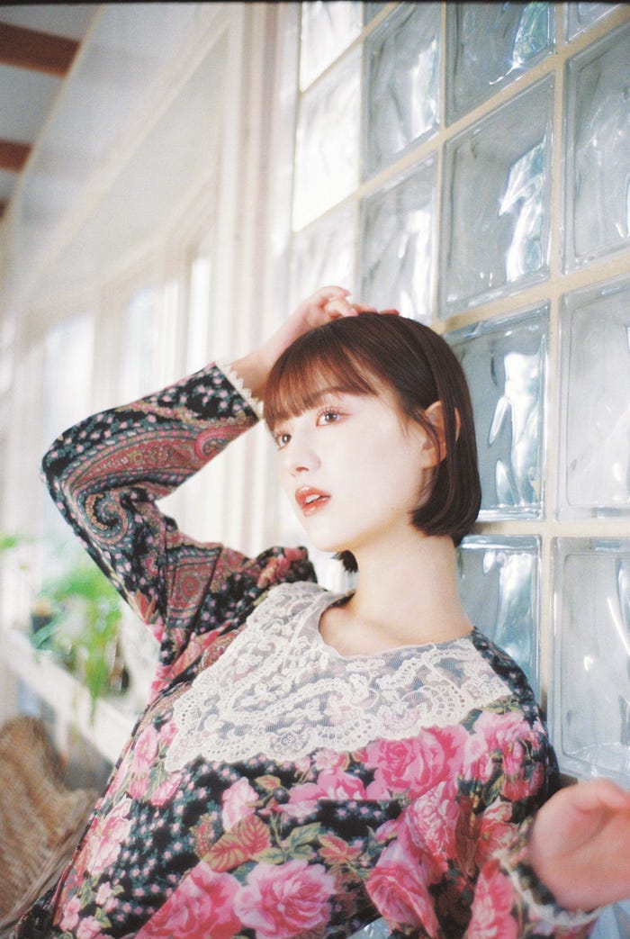 「鶴嶋乃愛1stフォトエッセイ」(提供写真)