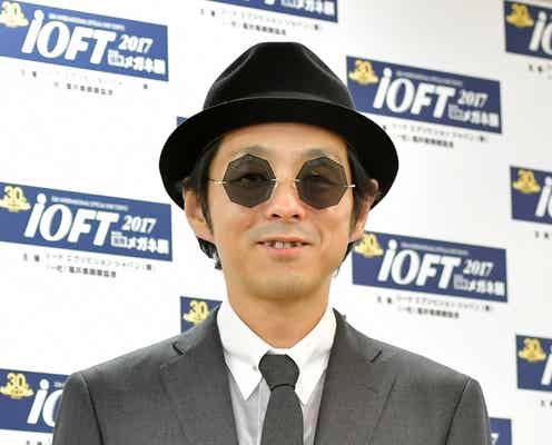 宮藤官九郎、栄えある授賞も嘆き節「僕だけブレてる」<第30回 日本メガネベストドレッサー賞>