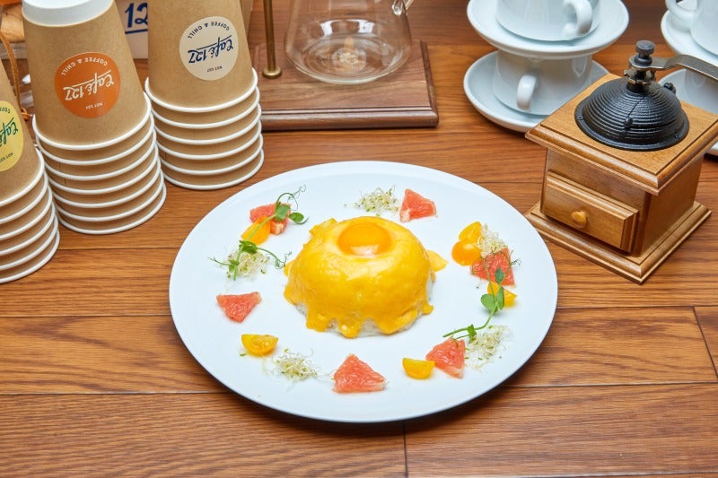 HAECHAN 太陽のキーマカレー2,079円（税込）（C）SM ENTERTAINMENT JAPAN INC．