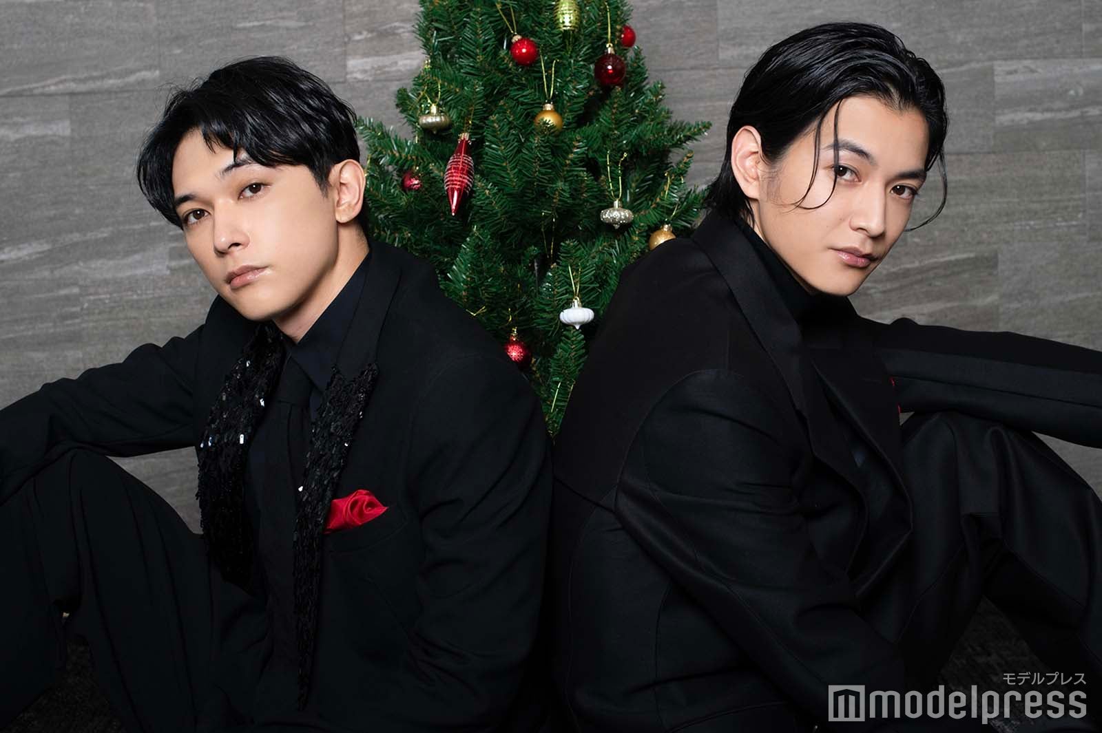 “座長・吉沢亮”の他とは違うスタイル 渡邊圭祐が魅力語る「背中で見せてくれる」＜「ブラックナイトパレード」インタビュー前編＞