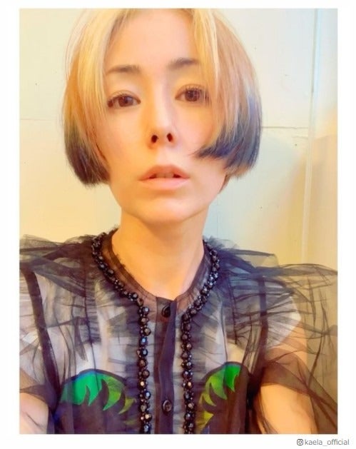 木村カエラ、ハイトーン×ブルーの新ヘアに「素敵な色」「かっこいい」と反響