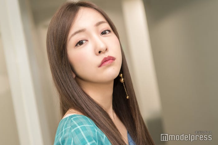 板野友美 (C)モデルプレス