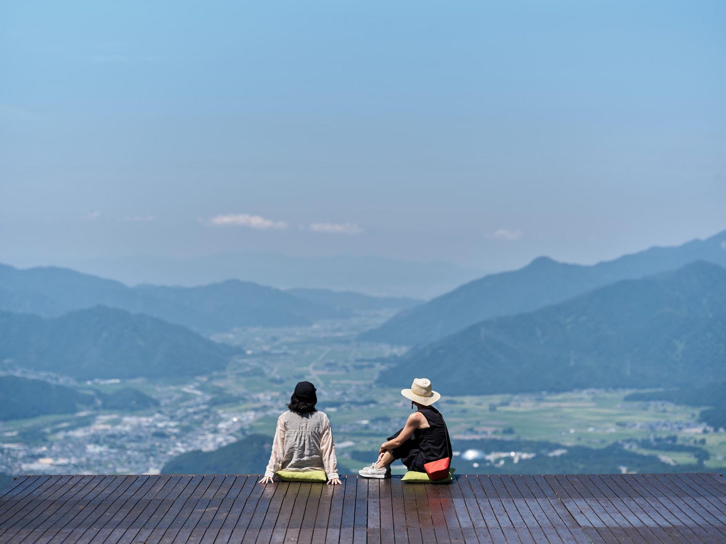 福井・勝山の絶景スポット「JAMテラス」が連日盛況 空中散歩&景色と楽しむグルメも好評