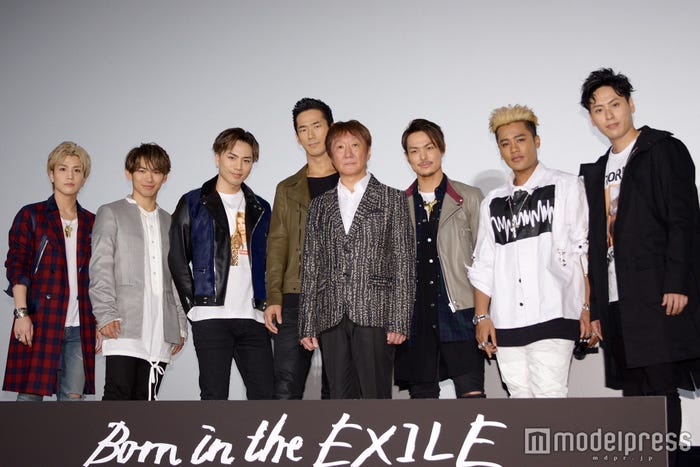 初日舞台挨拶に登壇した三代目J Soul Brothers from EXILE TRIBE(左から)岩田剛典、NAOTO、登坂広臣、小林直己、保母浩章監督、今市隆二、ELLY、山下健二郎(C)モデルプレス