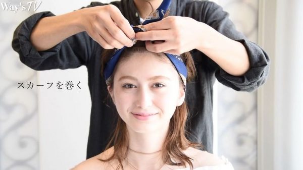 前髪なしのミディアムヘアアレンジ 簡単 可愛い旬顔になれるこなれヘアをご紹介 モデルプレス