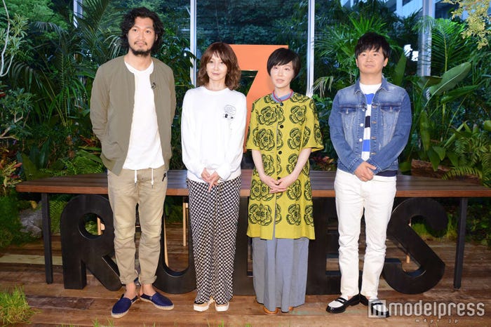 (左から)青木崇高、YOU、本谷有希子氏、若林正恭 (C)モデルプレス