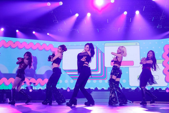 チェヒョン、ヒュニンバヒエ、マシロ、ヒカル、ダヨン(C)上山陽介/木村泰之