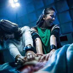 トラウマ 3 ~最悪監禁実験室~ (C)2017 Universal Studios. All rights reserved.